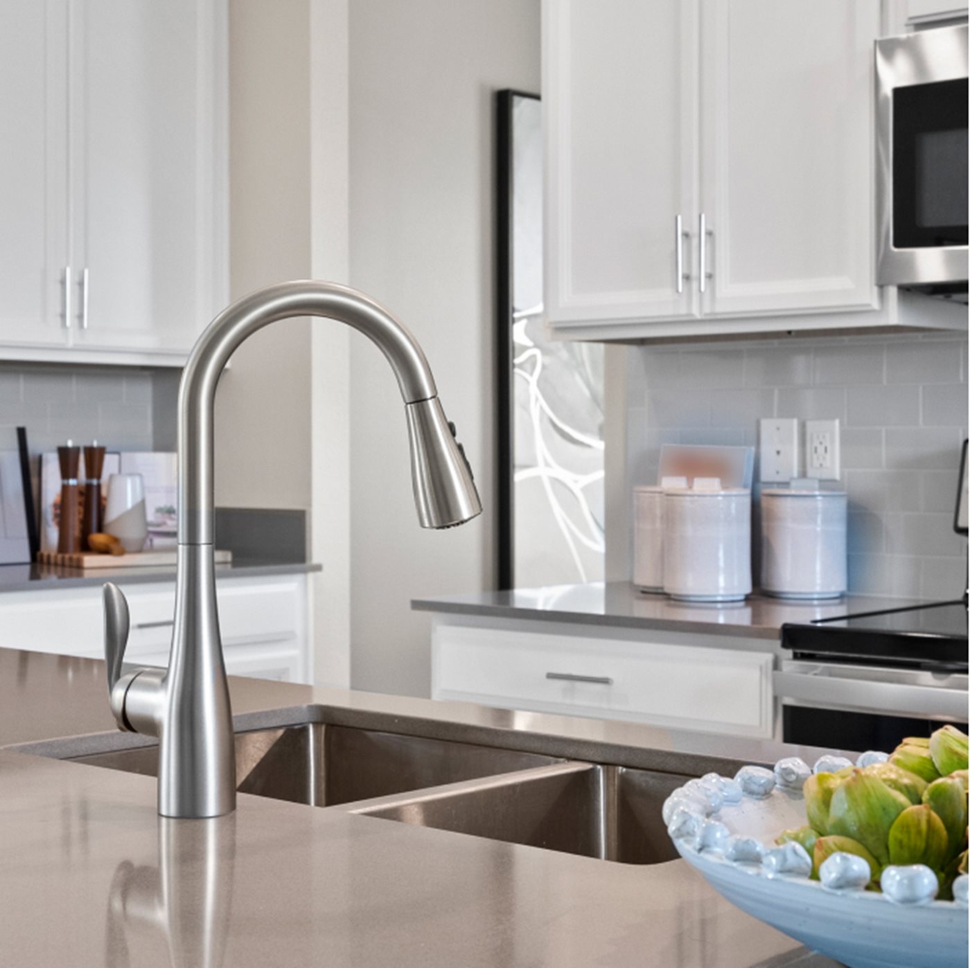 OLH_2526_Pic_Sierra_Kitchen_CU_1_RT_F1_11_18_22