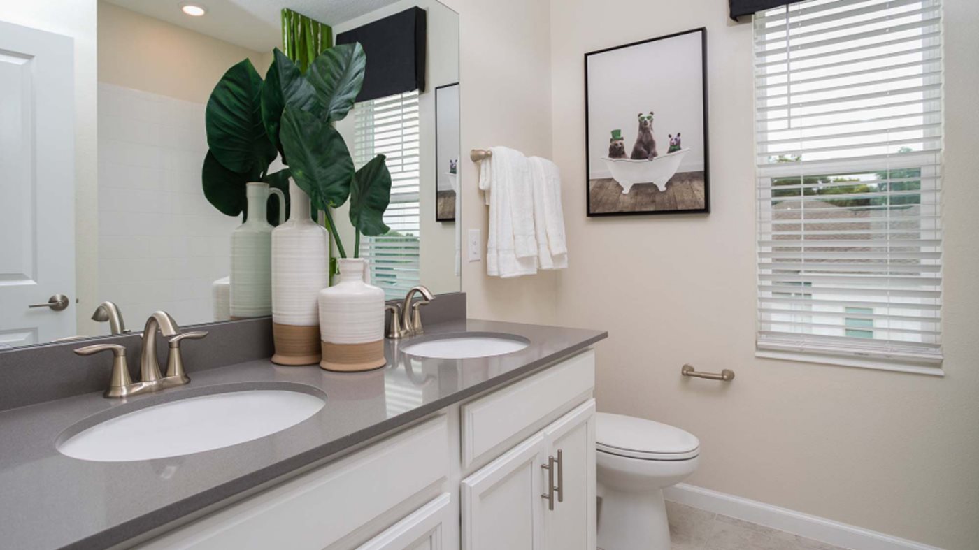 OLH_2569_Pic_Miramar_Bath2_F2_12_5_24